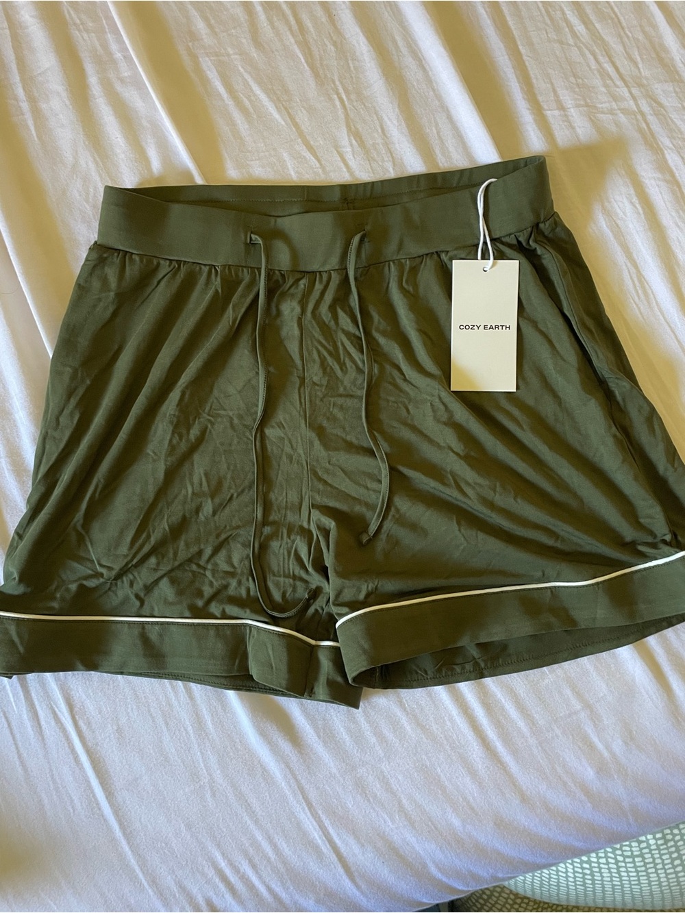 Cozy Earth Olive Short Pajama Set - Picture 4 of 8
